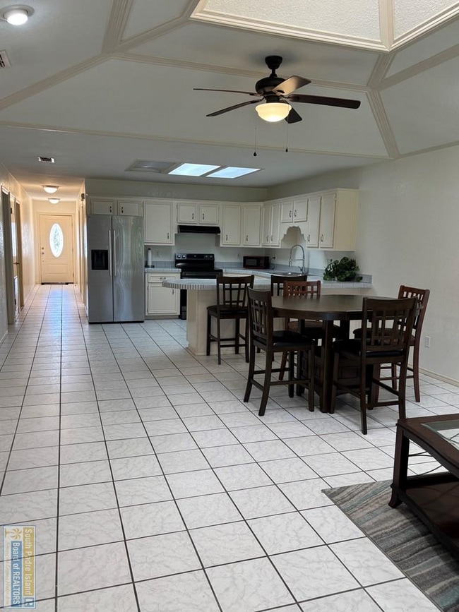 Building Photo - 114 E Constellation Dr