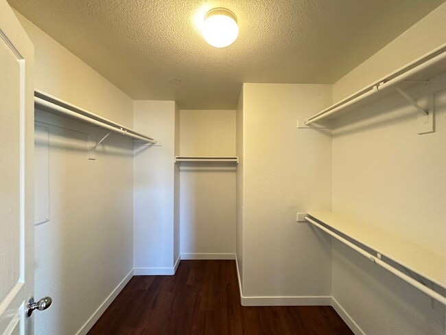 Building Photo - MESA MTNS EDGE POD 212& VALLA