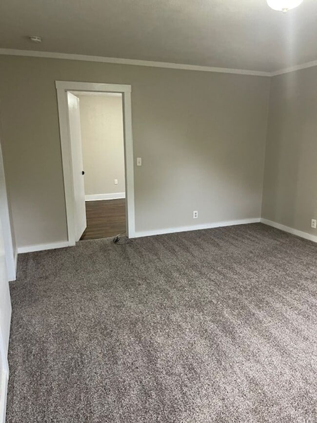 Building Photo - Charming Bungalow Vibes in the Heart of Ol...