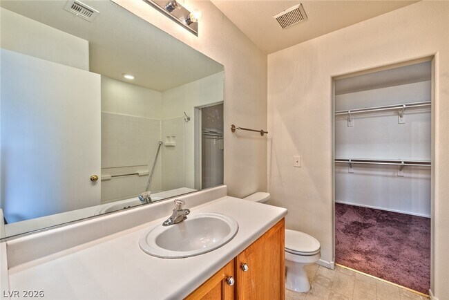 Building Photo - 9219 Hollander Ave
