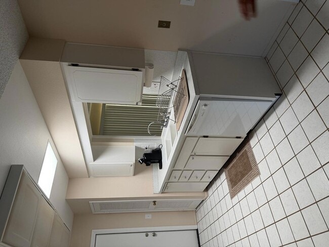 Building Photo - 9209 W Glen Oaks Cir N