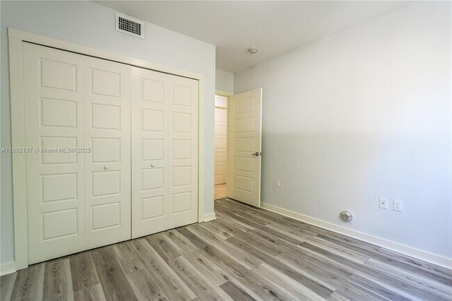 Building Photo - 300 Majorca Ave