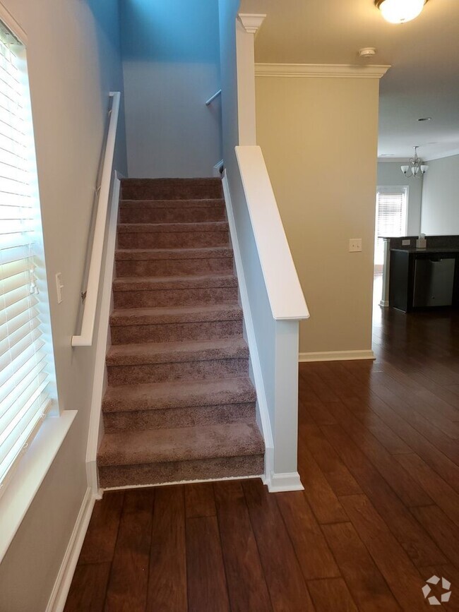 Building Photo - Beautiful 3 Bedroom 2.5 Bath Home Brooklan...