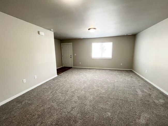 Building Photo - 2015 Lawrence Ln