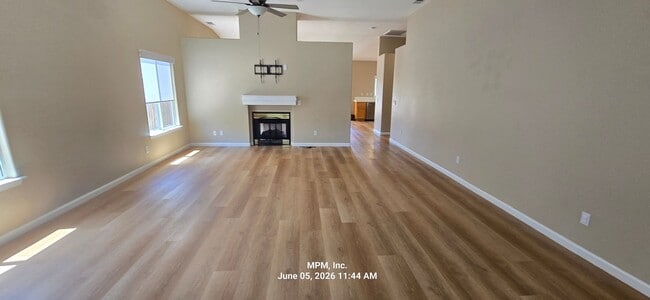 Building Photo - 3 bedroom 2 bath home