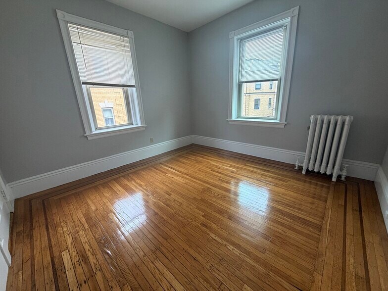 Building Photo - 41 Park St