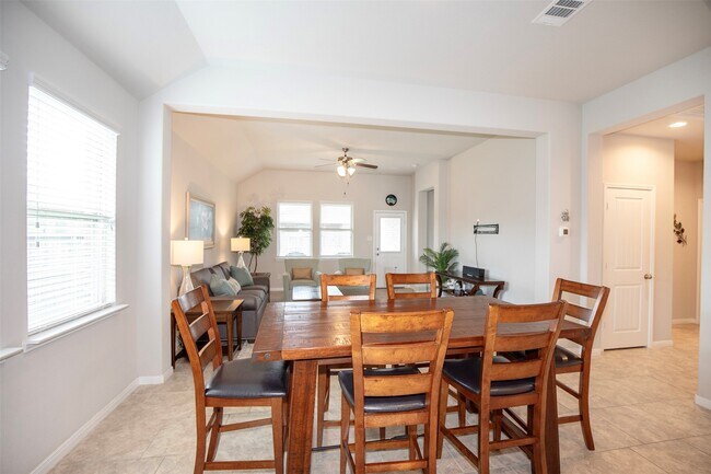 Building Photo - 1634 Analy Ct