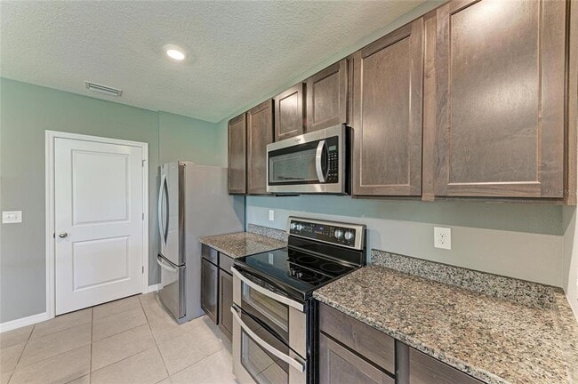 Building Photo - 2825 Greenleaf Ter