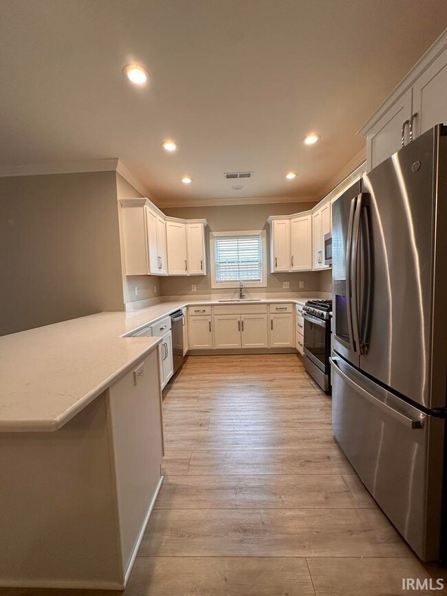 Building Photo - 3824 High Pointe Dr