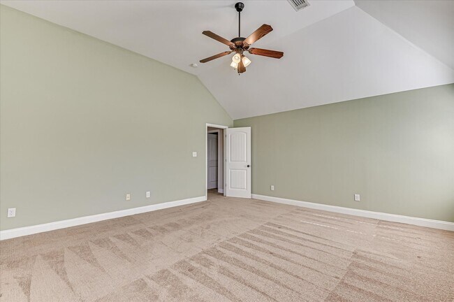 Building Photo - 406 Saterlee Ct