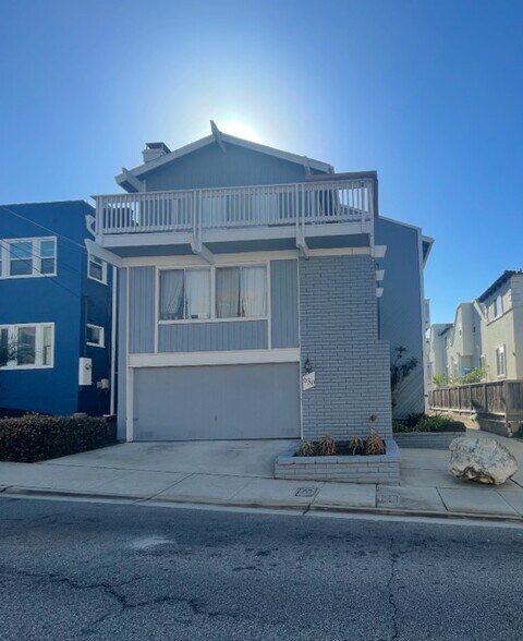 Front of Building - 630 2nd St