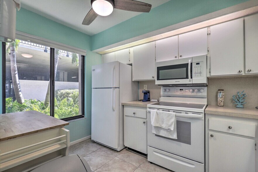 Building Photo - 6372 Palma Del Mar Blvd S