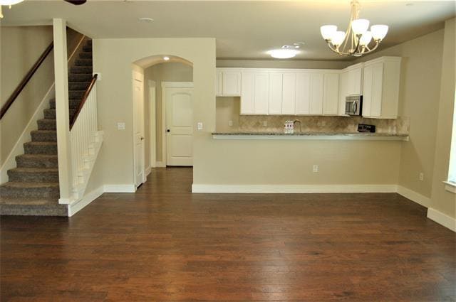Building Photo - 213 Lily Ln
