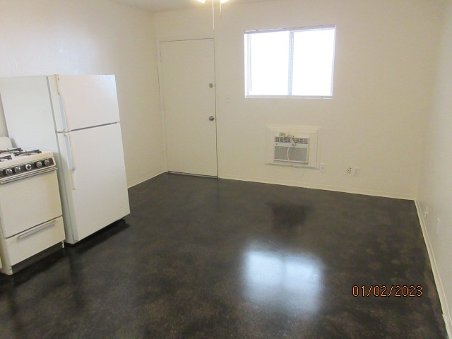 Building Photo - 198 W Mariposa St