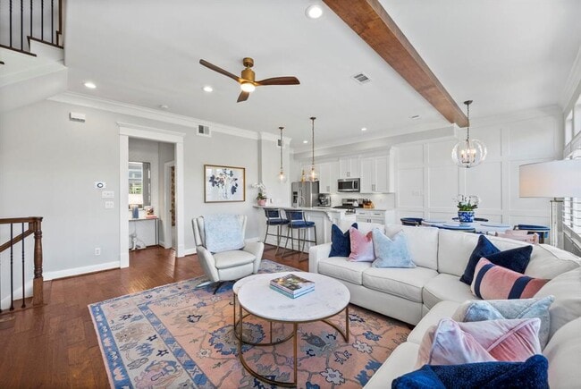 Building Photo - 11025 Upland Forest Dr