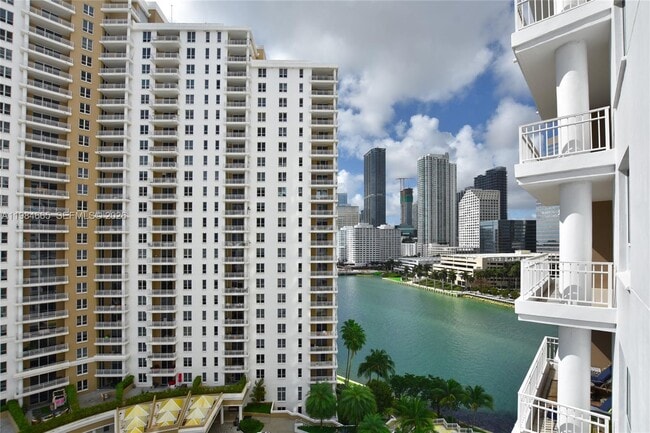 Building Photo - 801 Brickell Key Blvd