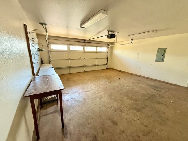 Building Photo - 3 Bedroom / 2 Bathroom House for Rent in Waikapu Gardens!