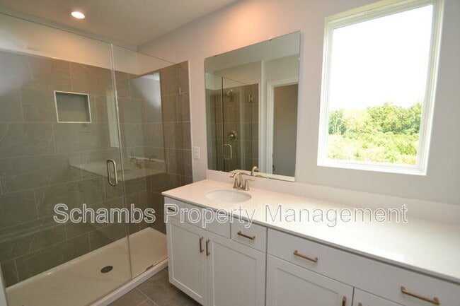 Building Photo - 1226 Bessie Ct