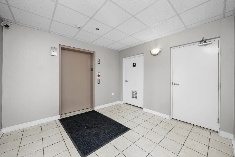 Building Photo - 6636 W 65th St