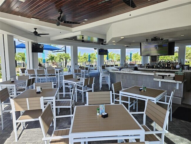 Building Photo - 12470 Wellen Golf St