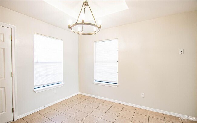 Building Photo - 17 Aruba Dr