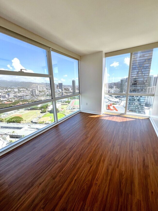 Building Photo - 909 Kapiolani Blvd