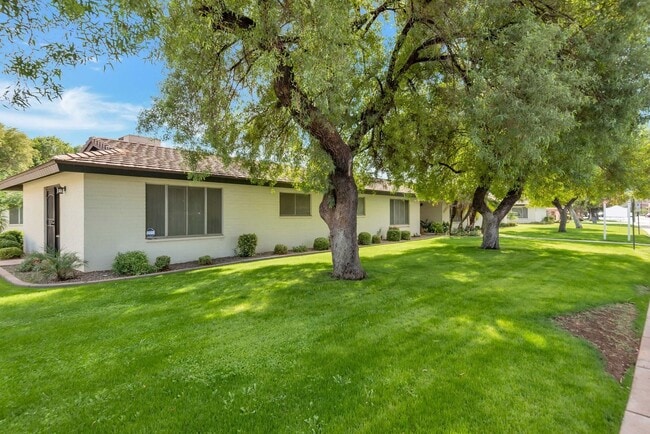 Interior Photo - 5105 S La Rosa Dr