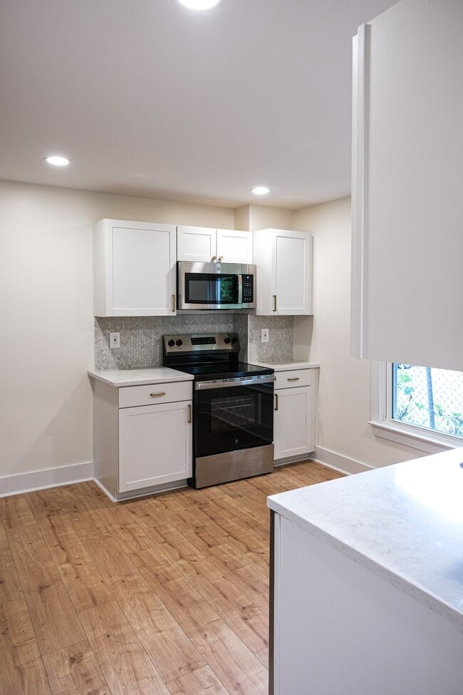 Building Photo - Charming 2BR/1BA Home in the West End Hist...