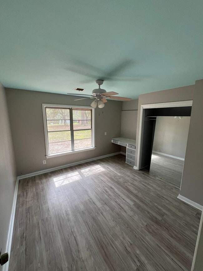 Building Photo - 1875 S Brookwood Dr