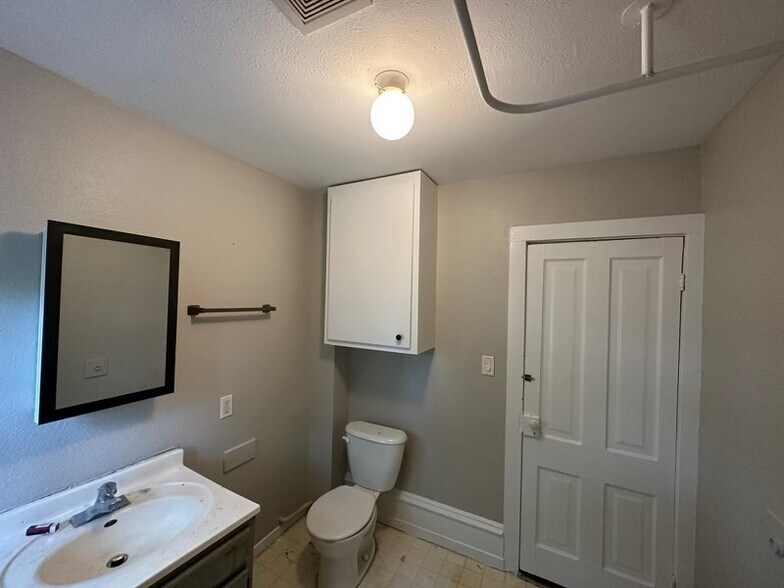 Bathroom - 513 3rd Ave SE