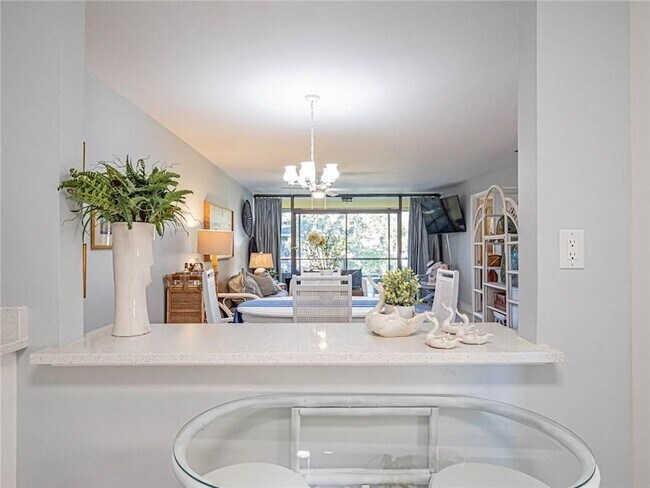 Building Photo - 400 18th St