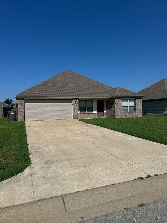 Primary Photo - 4 Bed / 2 Bath Ready for move in!