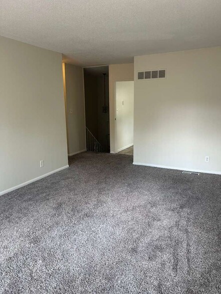 Building Photo - 10705 W 90th Terrace