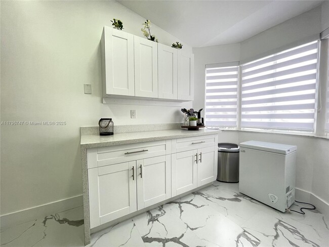 Building Photo - 15400 SW 134th Pl