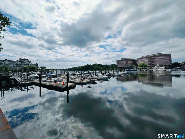 Building Photo - 124 Harbor Dr
