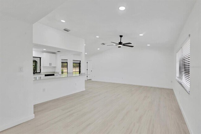 Building Photo - 948 Andrews Ave NW