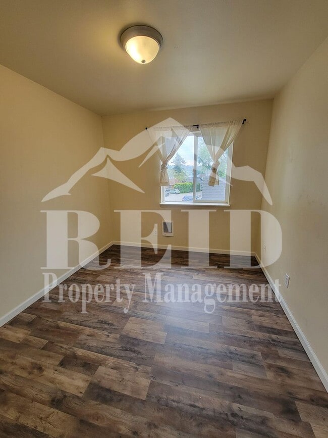 Building Photo - 4114 McCall Blvd W