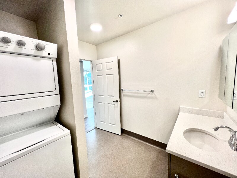 Building Photo - 2330 Yakima Ct