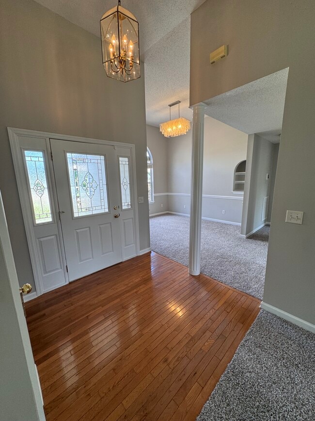 Building Photo - 5708 Sunburst Ct