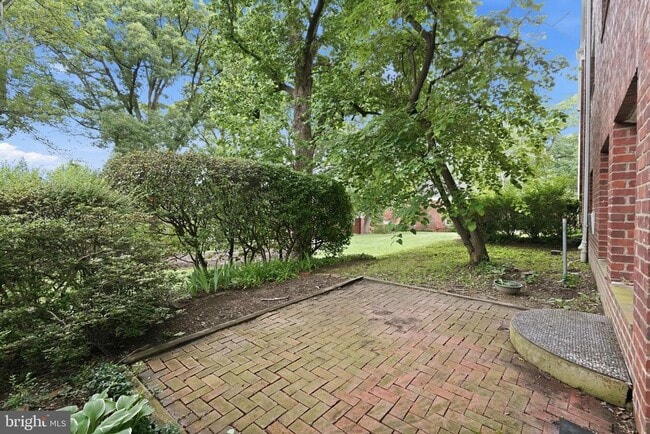 Building Photo - 3727 Lyons Ln