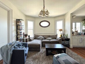 Building Photo - 46 Dana St