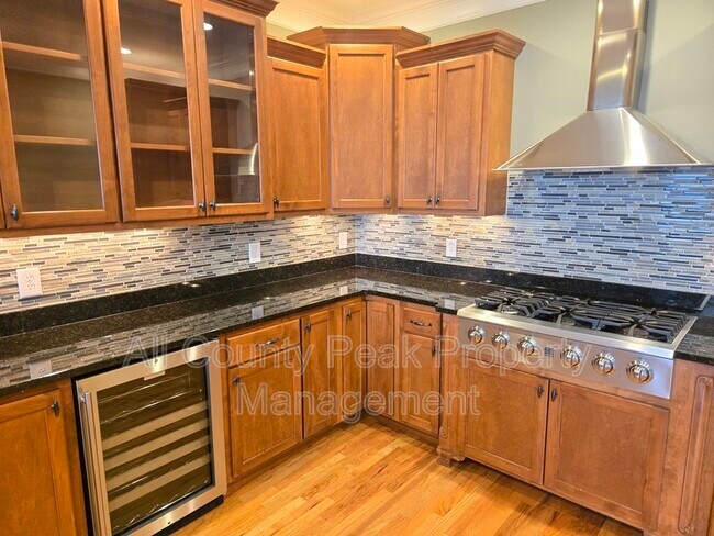 Building Photo - 216 Shady Ridge Ln