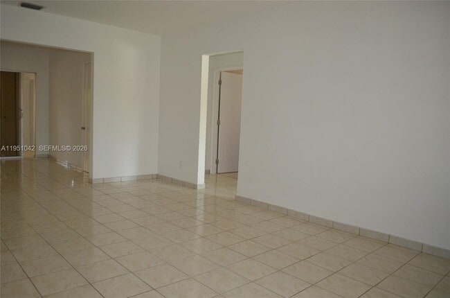 Building Photo - 1231 SW 15th St