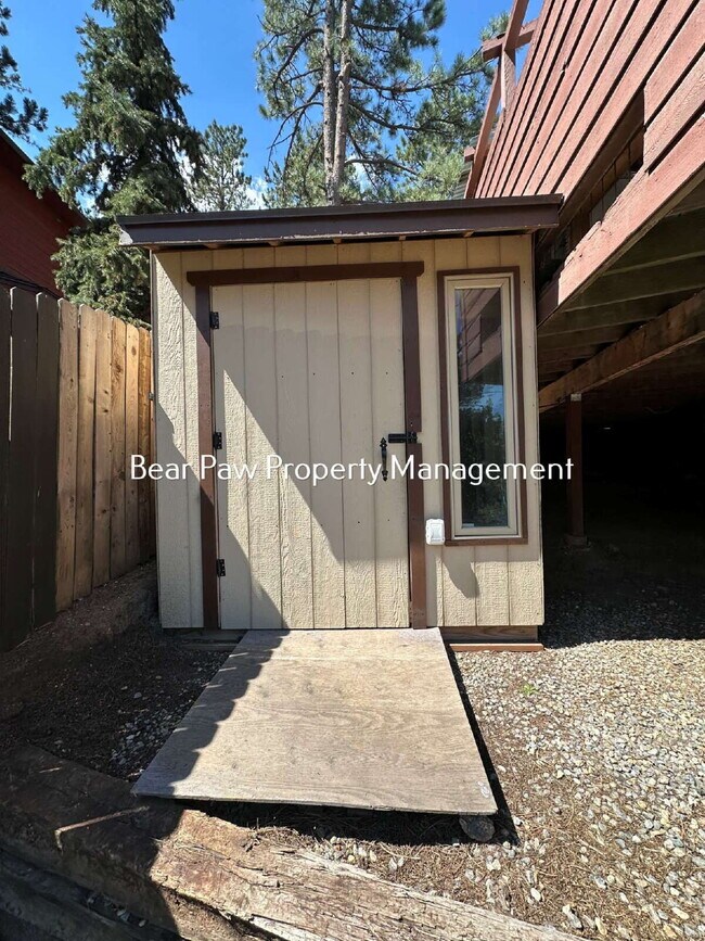 Building Photo - Two Bedroom, plus Office Duplex in North Evergreen!
