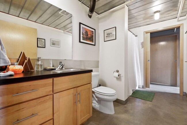 Building Photo - 250 Park Ave