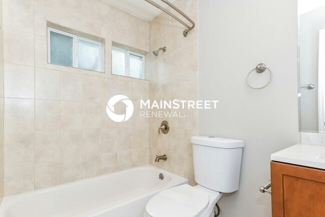 Building Photo - 3 Bedroom Pet-Friendly Home in Kissimmee, ...