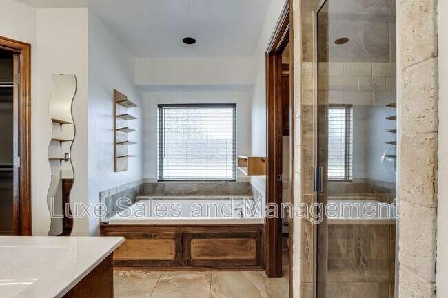 Building Photo - 1174 Misty Dr NW