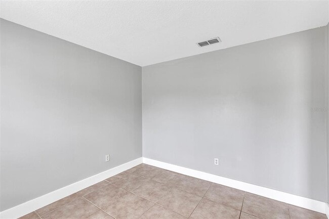 Building Photo - 7686 Pine Fork Dr