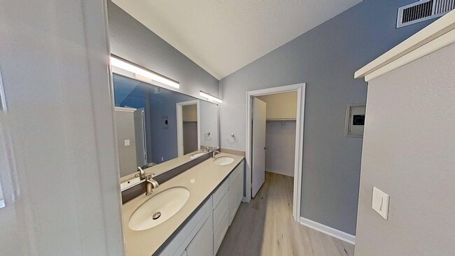 Building Photo - 15711 Shadow Mountain Ln