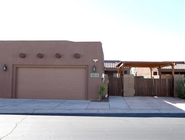 Building Photo - Courtyard home in Cielo Verde